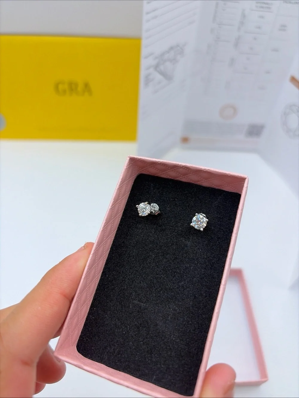 S925 Sterling Silver Clear Cubic Zirconia Stud Earrings - Classic Clear Sparkle